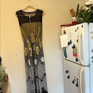 Chic Yellow and Black Maxi Dress
